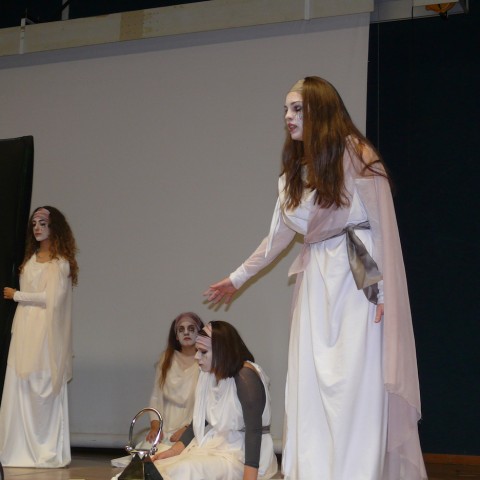 Medea 07